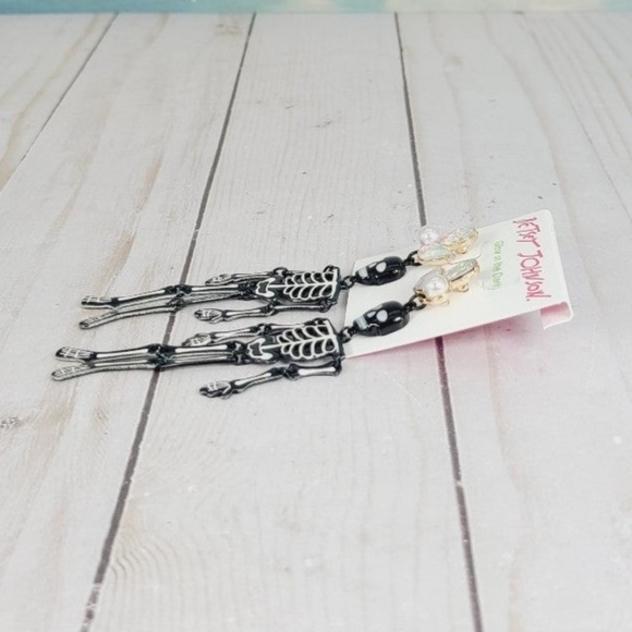 Betsey Johnson Skeleton Earrings Glow In The Dark - Picture 7 of 9